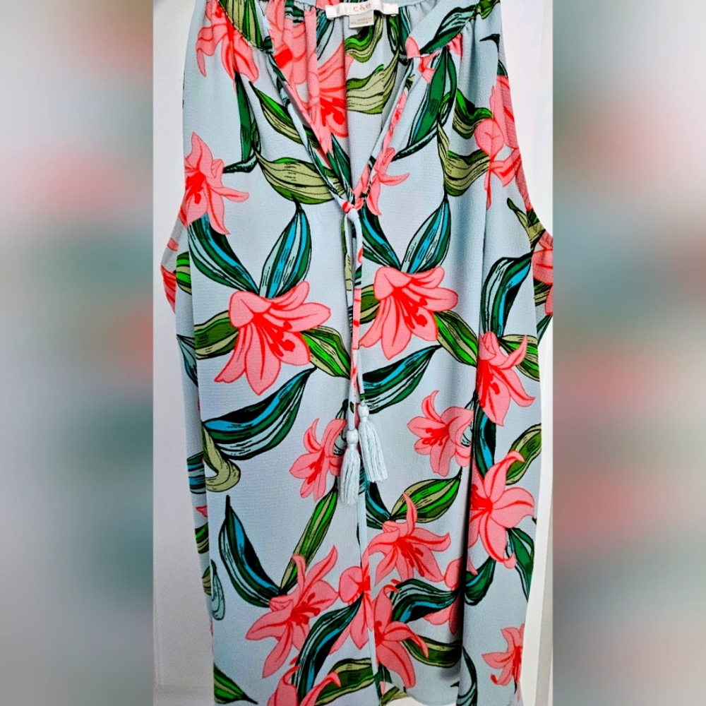 Sleeveless shell size XL